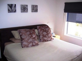 Bedroom 1 (2013-09-12)