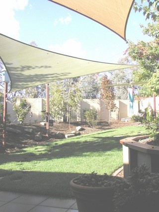Courtyard 3 (2005-04-19)