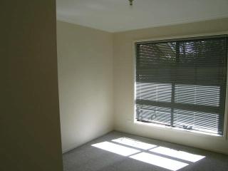 Bedroom 2 (2010-06-09)