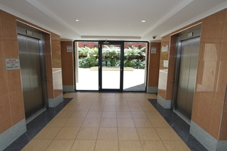 Lobby with Lifts (2012-10-17)