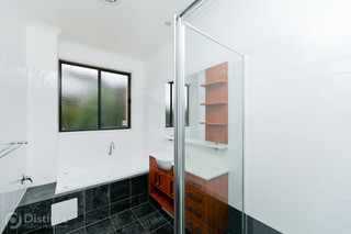 Main Bathroom (2016-01-29)