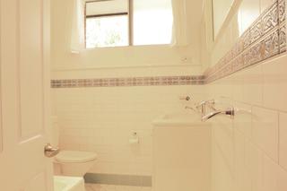 7/9 Campbell Street Wollongong - Bathroom (2014-10-23)