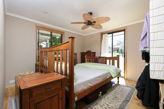 Bedroom 1 (2012-11-15)