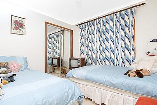 Bedroom (2006-03-23)