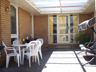 Entertaining area (2006-02-08)