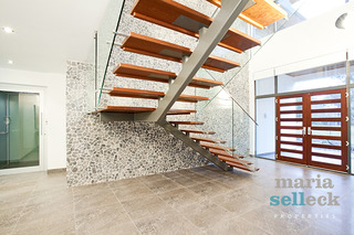 Foyer (2013-08-08)