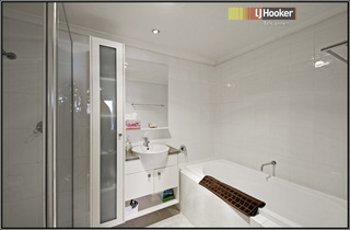 Bathroom (2011-07-25)