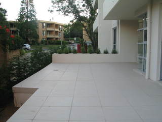 Front Courtyard (2016-12-07)