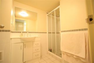 Bathroom (2010-07-07)