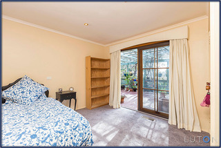Bedroom (2014-08-01)