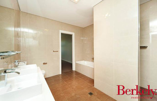 Bathroom (2015-06-12)