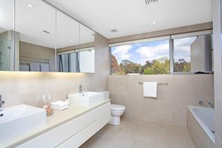 Bathroom (2012-10-16)