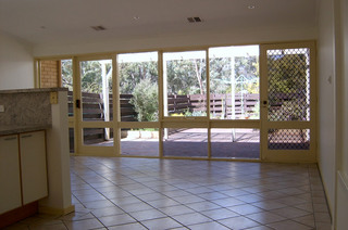 Lounge (2011-08-19)