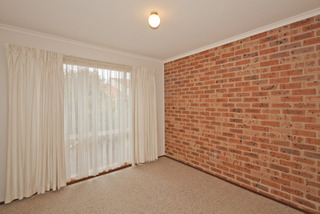 Bedroom 1 (2015-05-28)