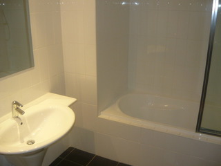 Bathroom (2016-08-24)