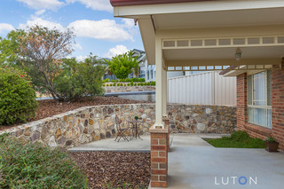 Private Front Courtyard (2017-11-24)