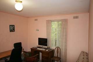 Bedroom 2 (2012-11-28)