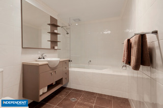 Bathroom (2012-11-10)