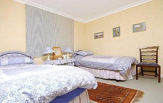Bed 5 (2004-10-14)