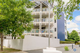 Front of Complex (2015-12-08)