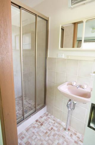 Ensuite (2006-11-15)