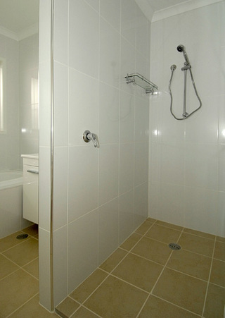 Walk in Shower (2008-06-02)
