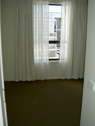Bed 1 (2005-10-06)
