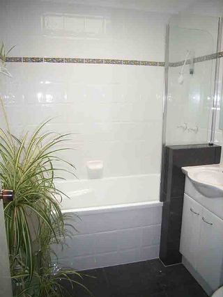 Bathroom (2006-08-31)