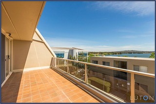 Balcony (2014-11-25)