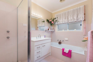 Bathroom (2016-07-11)