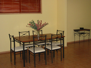 Dining (2005-02-04)