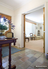 Entrance to lounge (2009-04-16)