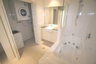 Bathroom / Laundry (2015-05-15)