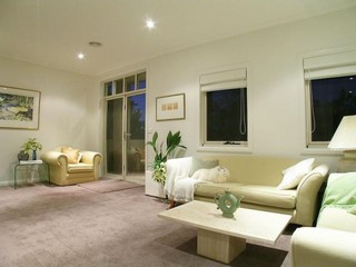 Lounge (2005-09-06)