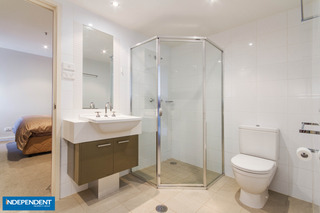 Bathroom (2013-02-19)