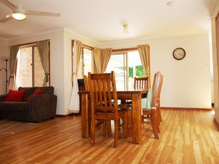 Dining/Lounge (2013-11-01)