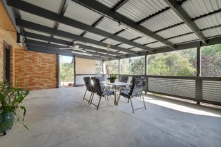 Outdoor entertaining area (2018-03-07)