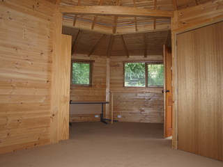 Yurt interior (2011-01-04)