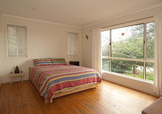 Bedroom 1 (2012-04-26)