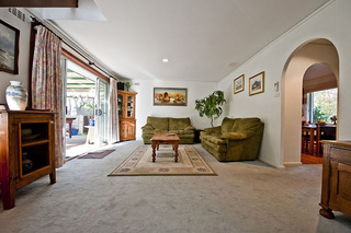 Lounge (2009-10-01)