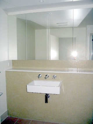 Bathroom (2005-10-11)