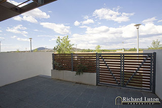 Front Courtyard (2007-11-20)