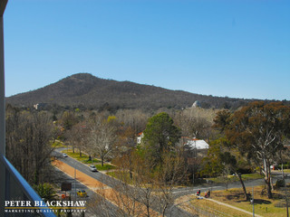 Overlooking Reid to Mt Ainslie (2018-10-04)