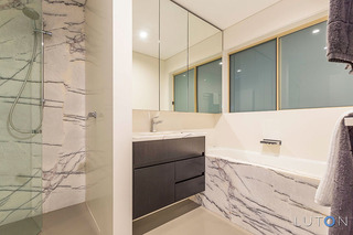 Bathroom (2015-04-10)