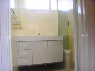 Bathroom (2014-06-18)