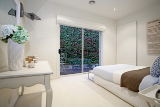 Bedroom (2016-10-14)