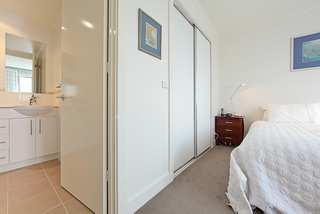 Bedroom 1 (2011-04-22)