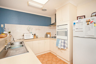 Kitchen (2011-10-24)