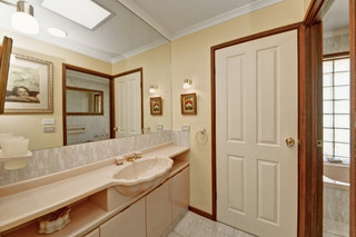 3 way bathroom (2011-10-13)