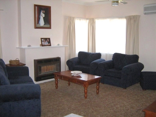Lounge (2009-05-15)